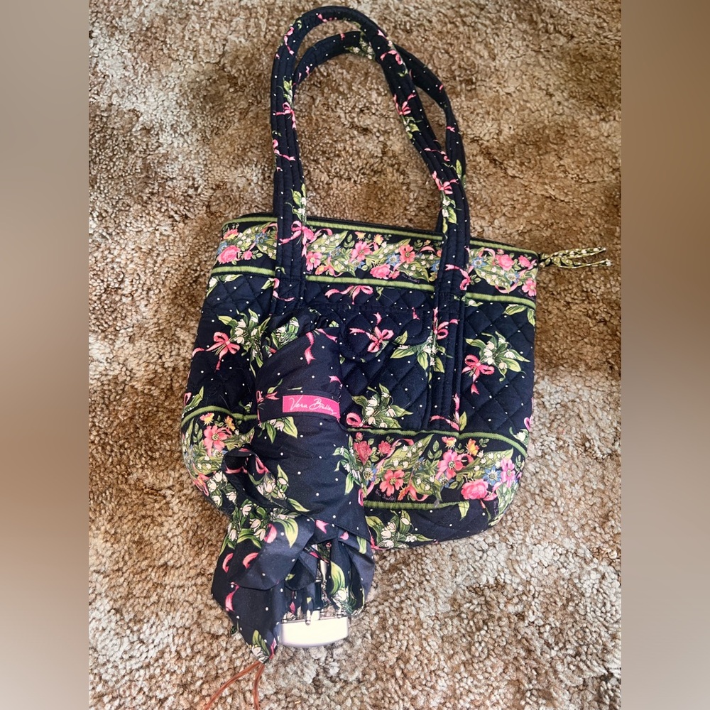 Vera Bradley shoulder bag with matching umbrella